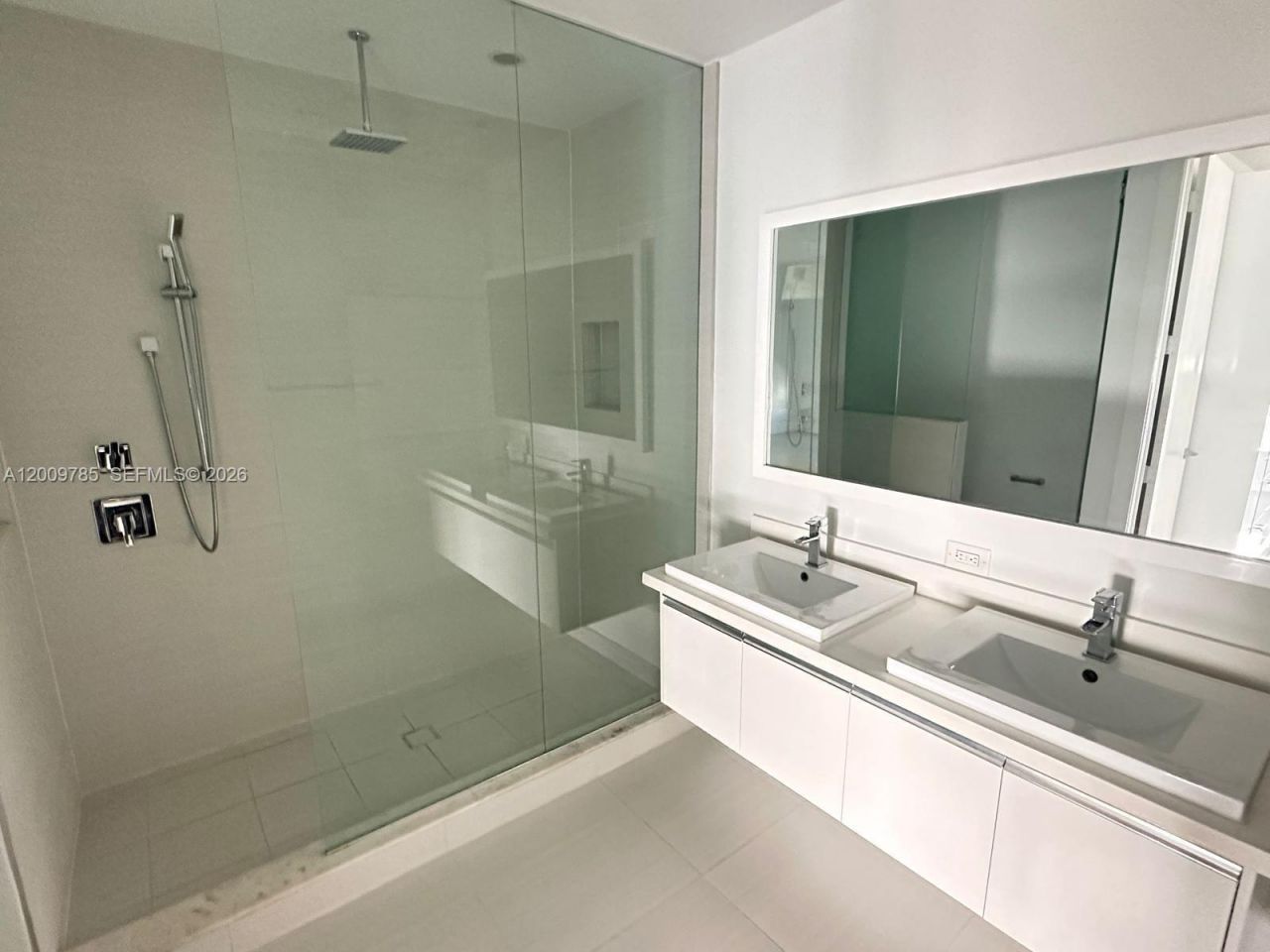 10471 NW 66th St , Doral, FL 33178 Photo