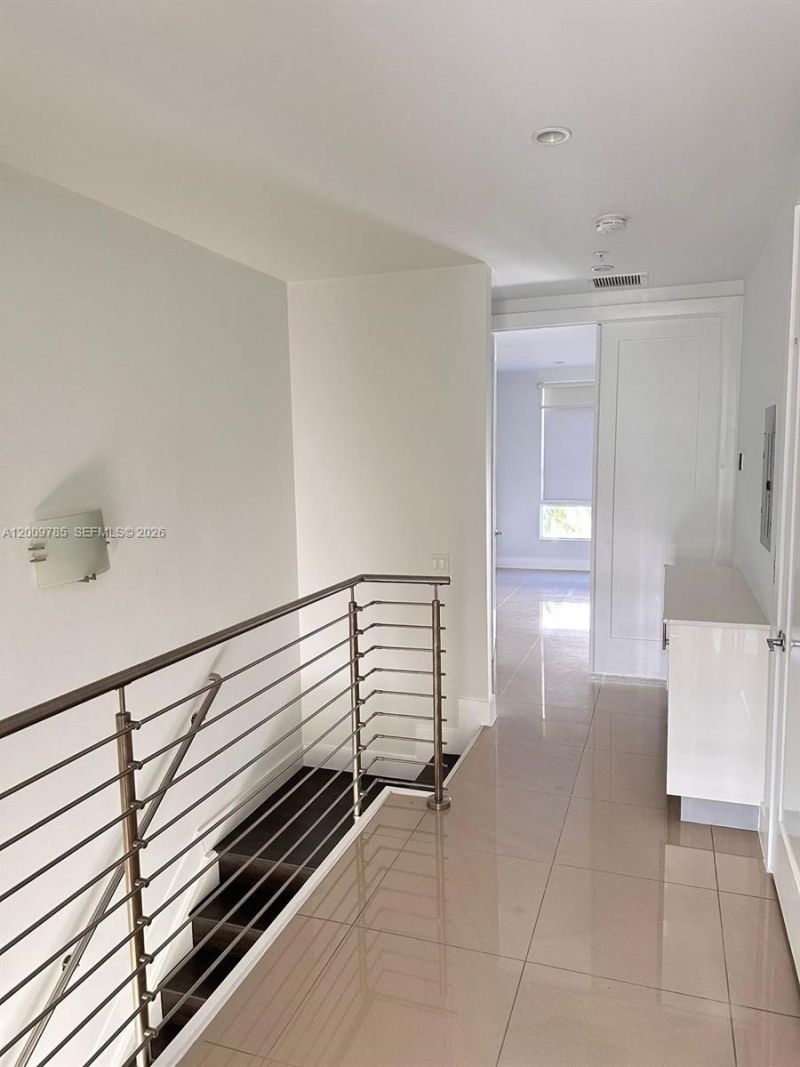 10471 NW 66th St , Doral, FL 33178 Photo