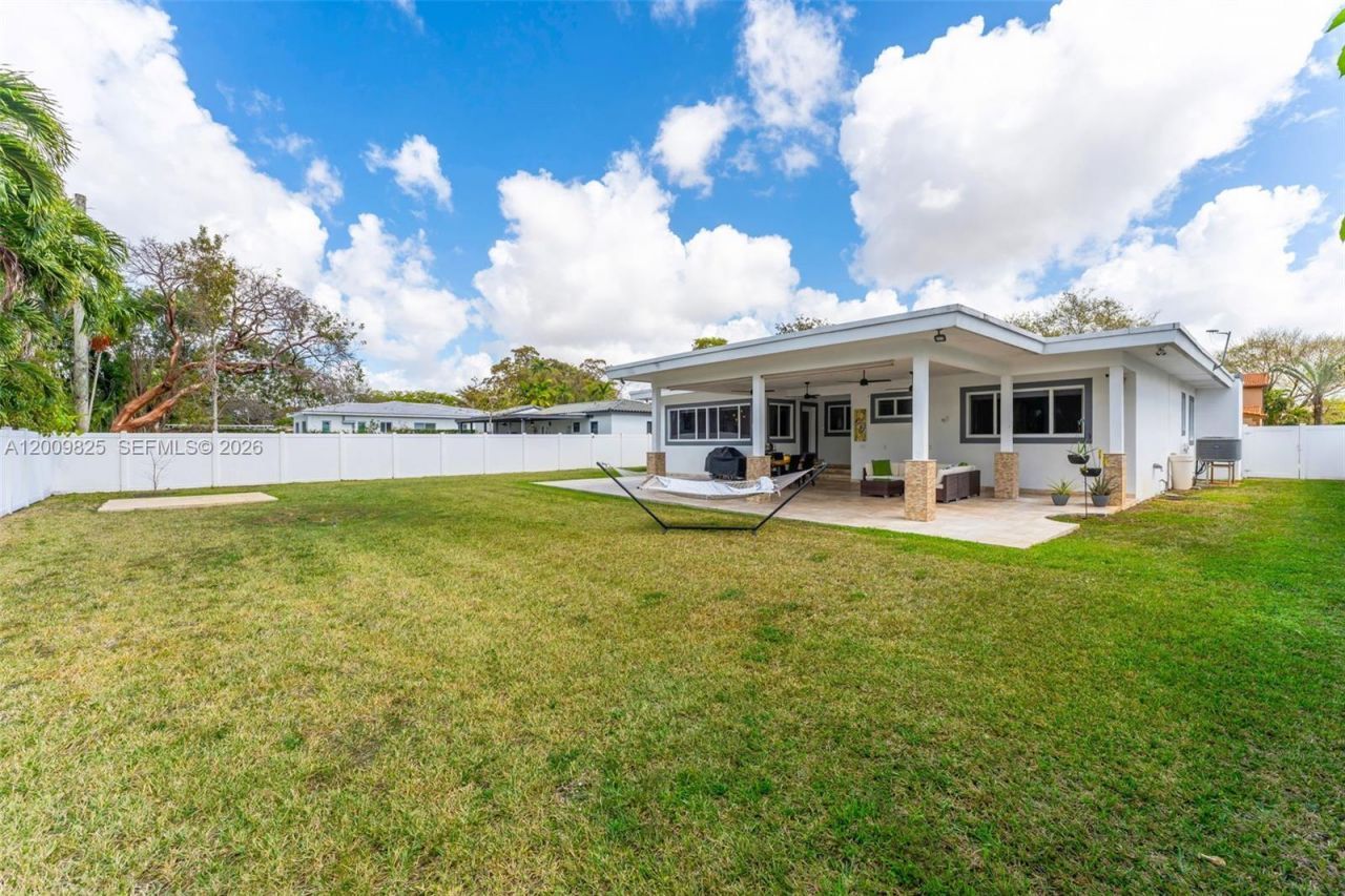 240 Lenape Dr, Miami Springs, FL 33166 Photo