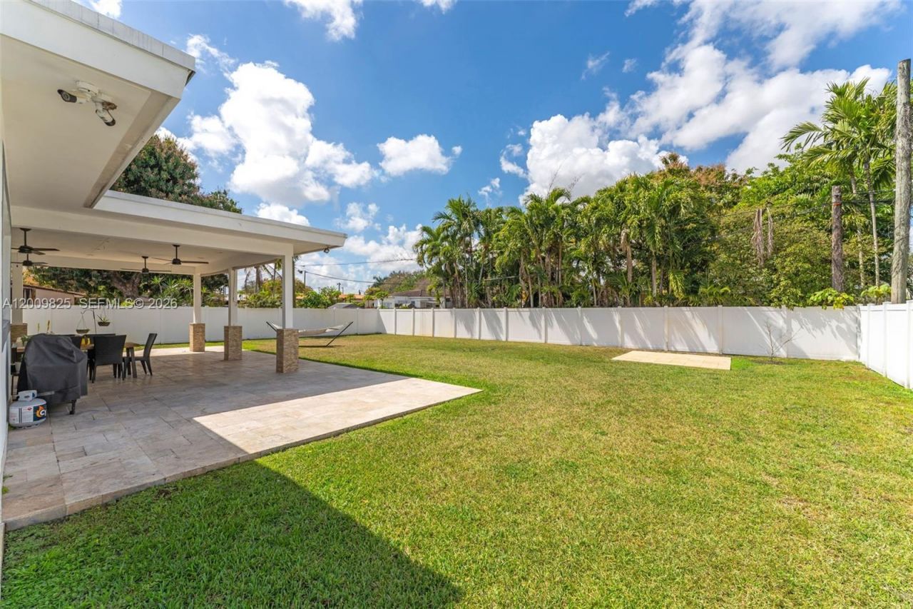 240 Lenape Dr, Miami Springs, FL 33166 Photo