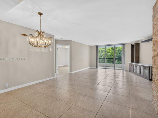 3500 Mystic Pointe Dr, Unit 302, Aventura, FL 33180