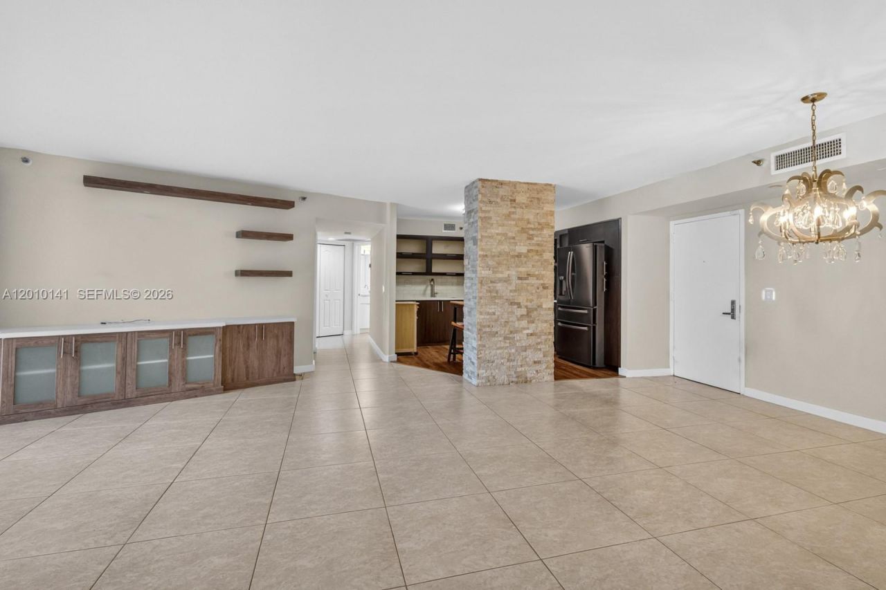 3500 Mystic Pointe Dr , Unit 302, Aventura, FL 33180 Photo