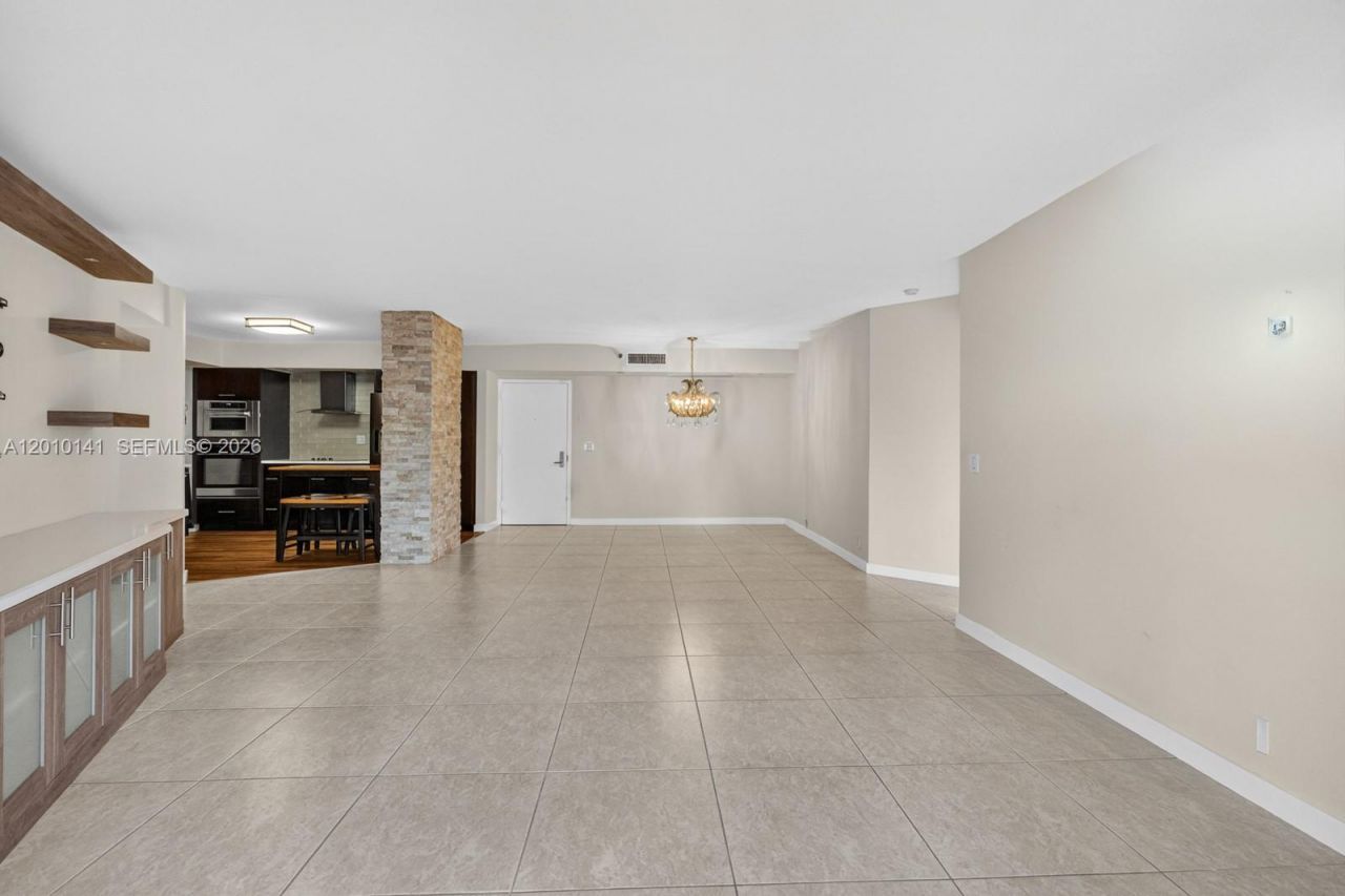 3500 Mystic Pointe Dr , Unit 302, Aventura, FL 33180 Photo