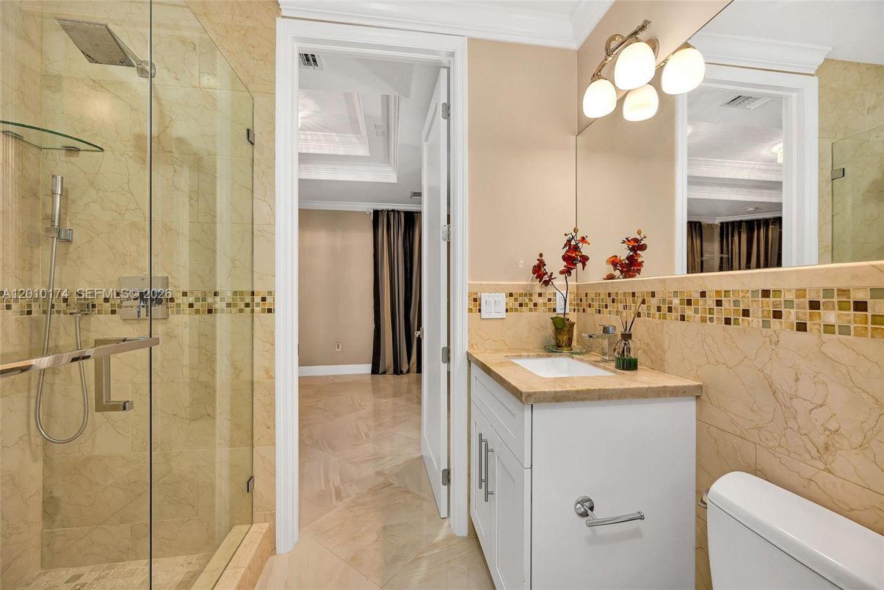 112 N Bounty Ln , Key Largo, FL 33037 Photo