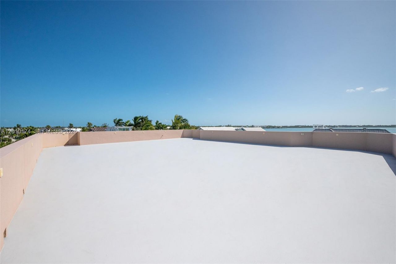 112 N Bounty Ln , Key Largo, FL 33037 Photo