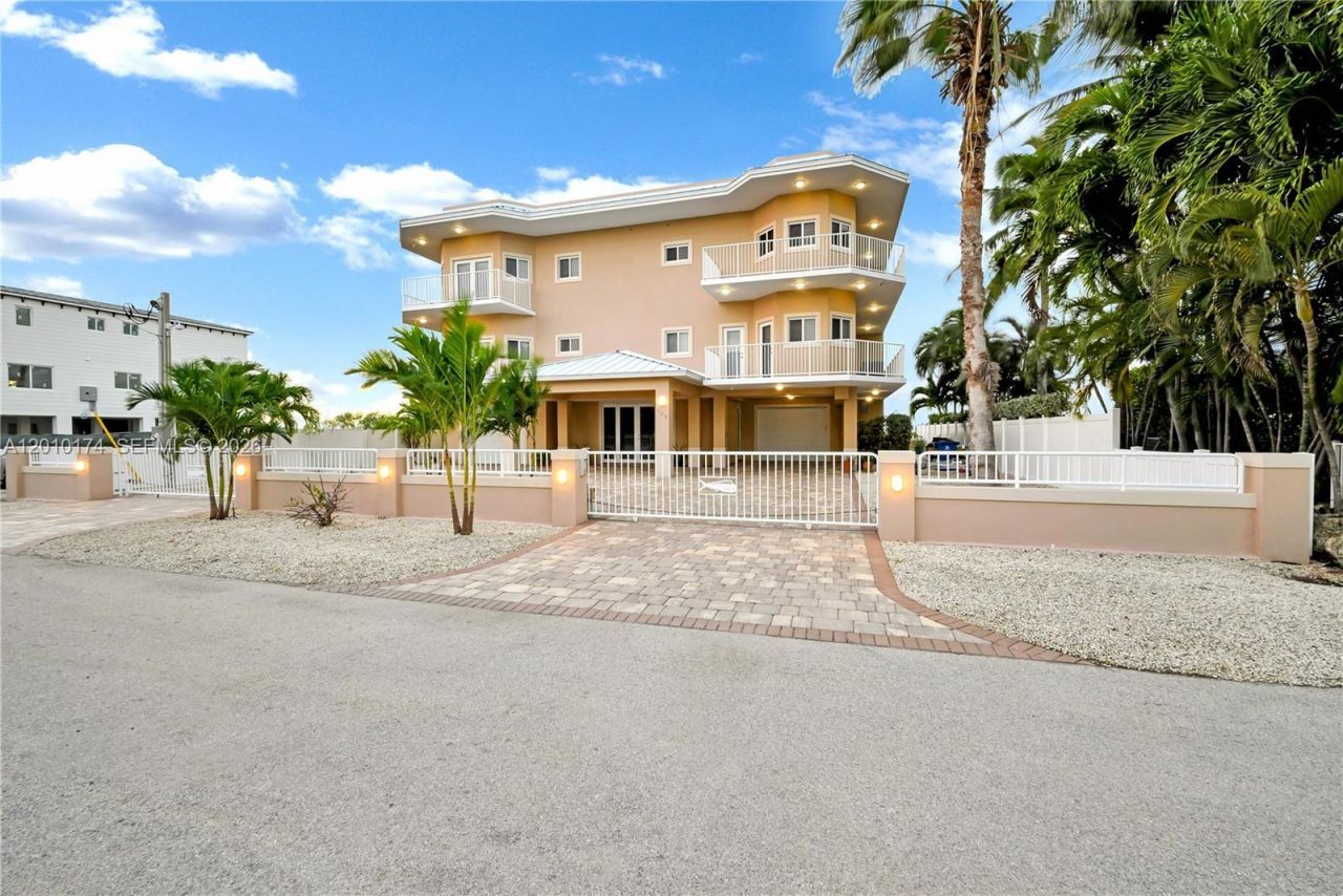112 N Bounty Ln , Key Largo, FL 33037 Photo