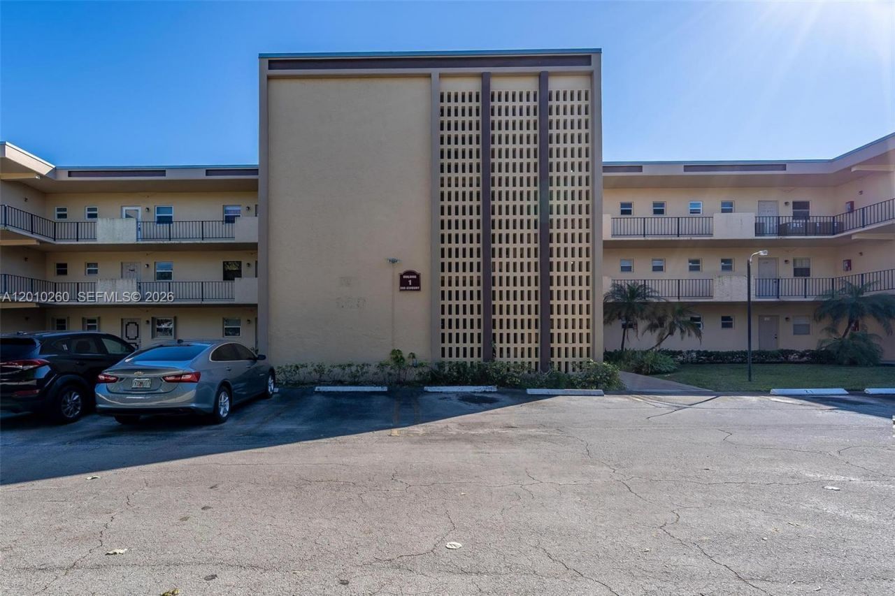 200 Ashbury Rd , Unit 208, Hollywood, FL 33024 Photo