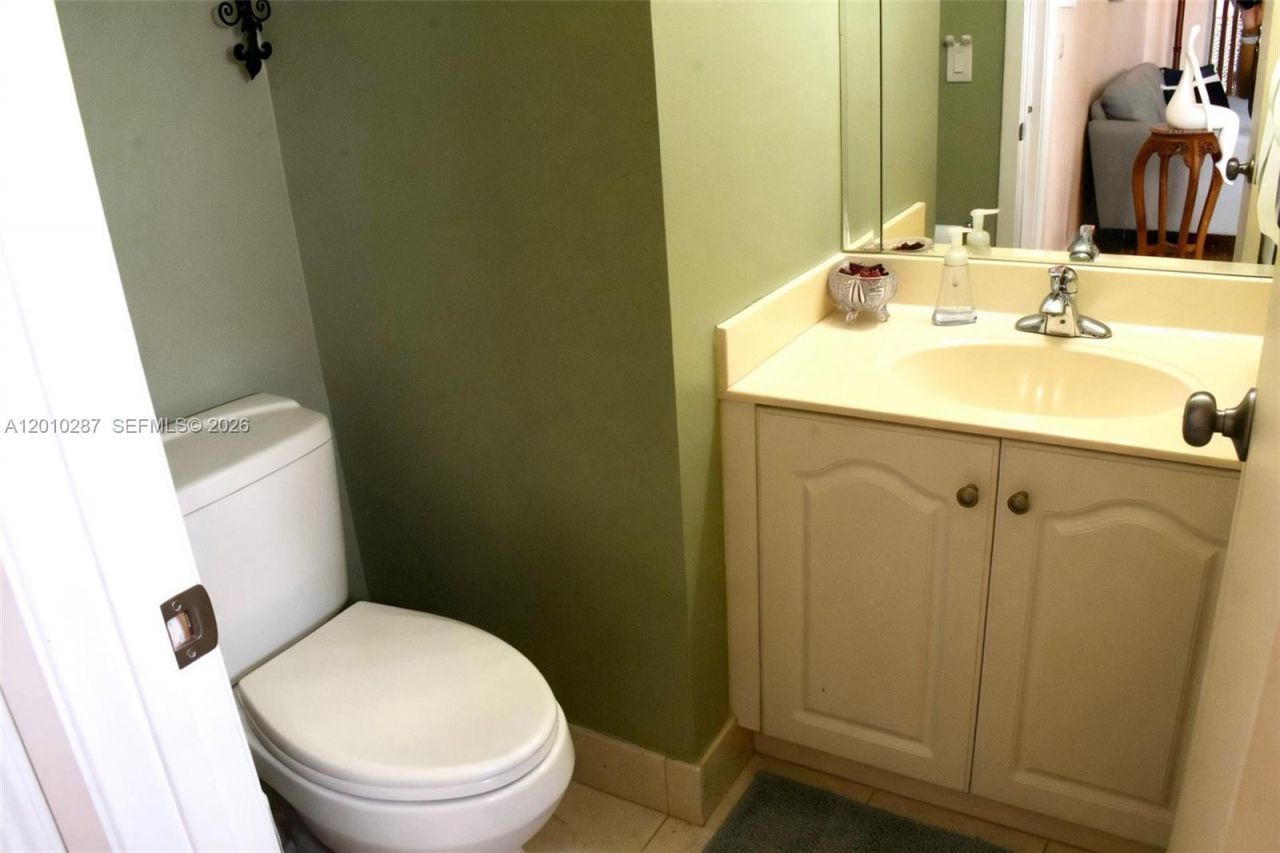 1231 SW 102nd Ave, Pembroke Pines, FL 33025 Photo