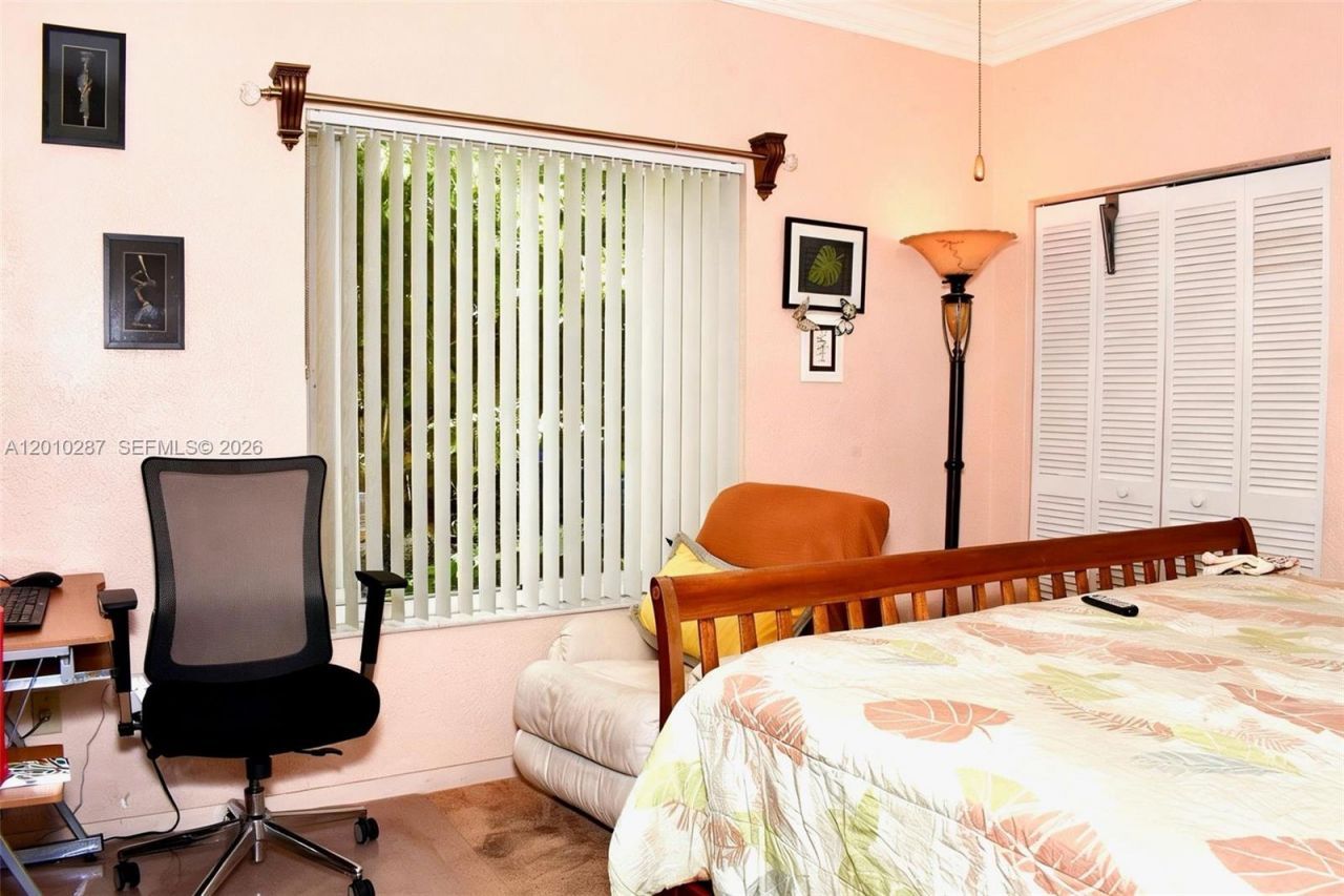1231 SW 102nd Ave, Pembroke Pines, FL 33025 Photo