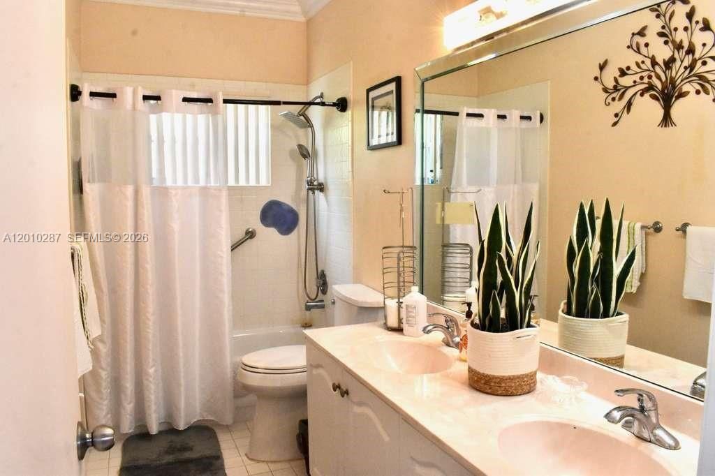 1231 SW 102nd Ave, Pembroke Pines, FL 33025 Photo