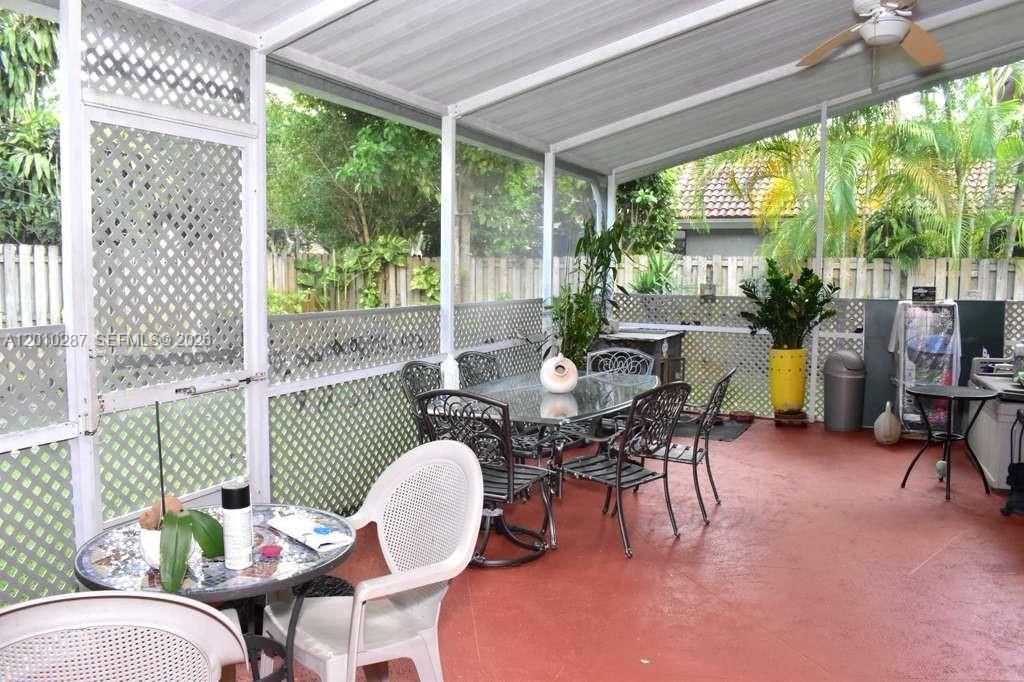 1231 SW 102nd Ave, Pembroke Pines, FL 33025 Photo