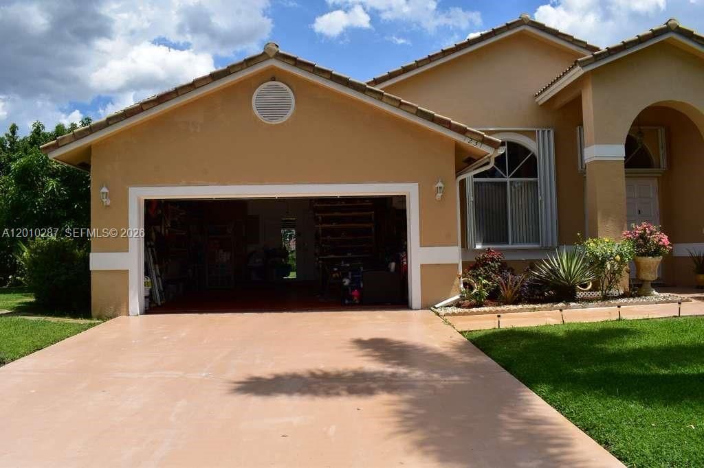 1231 SW 102nd Ave, Pembroke Pines, FL 33025 Photo