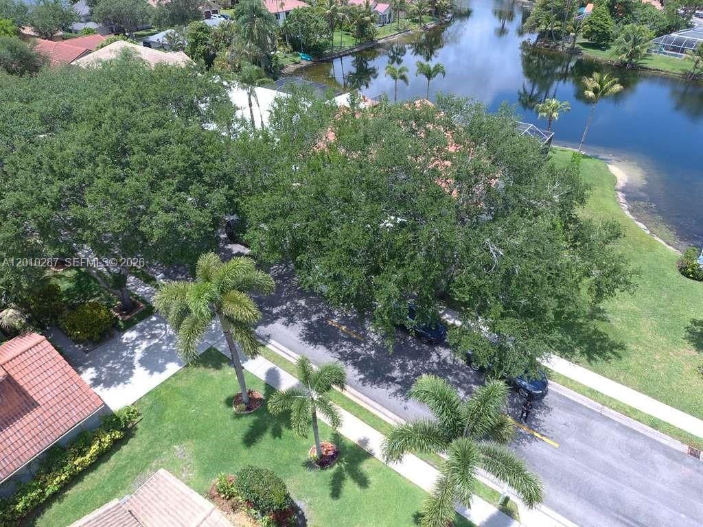 1231 SW 102nd Ave, Pembroke Pines, FL 33025 Photo