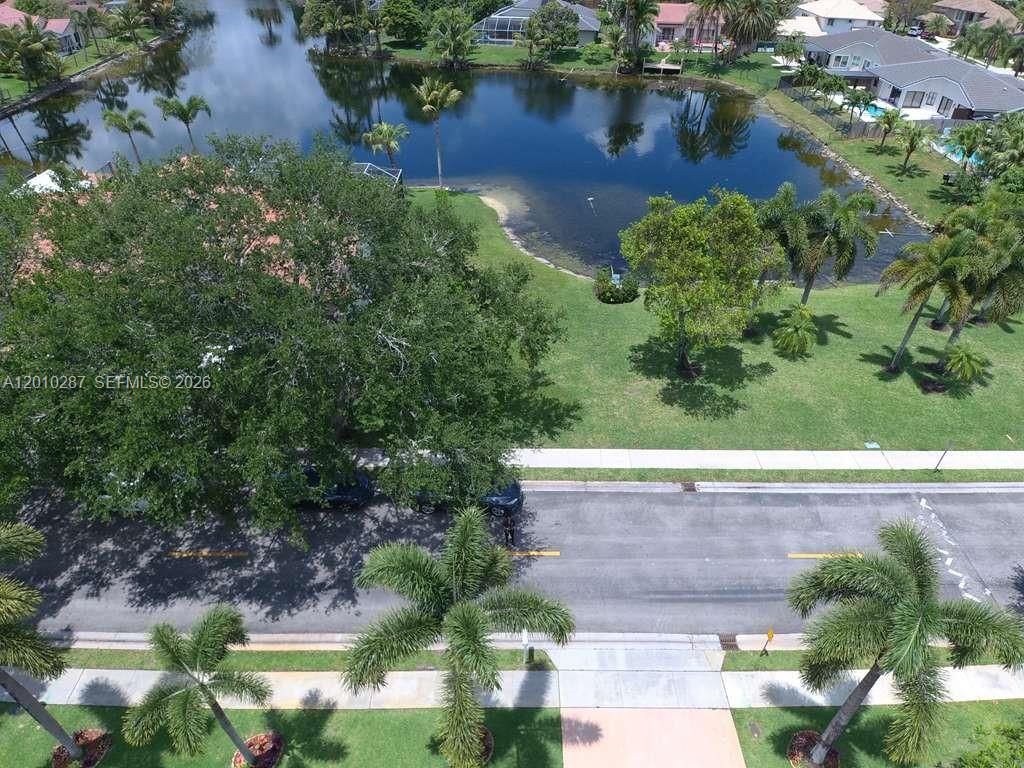 1231 SW 102nd Ave, Pembroke Pines, FL 33025 Photo