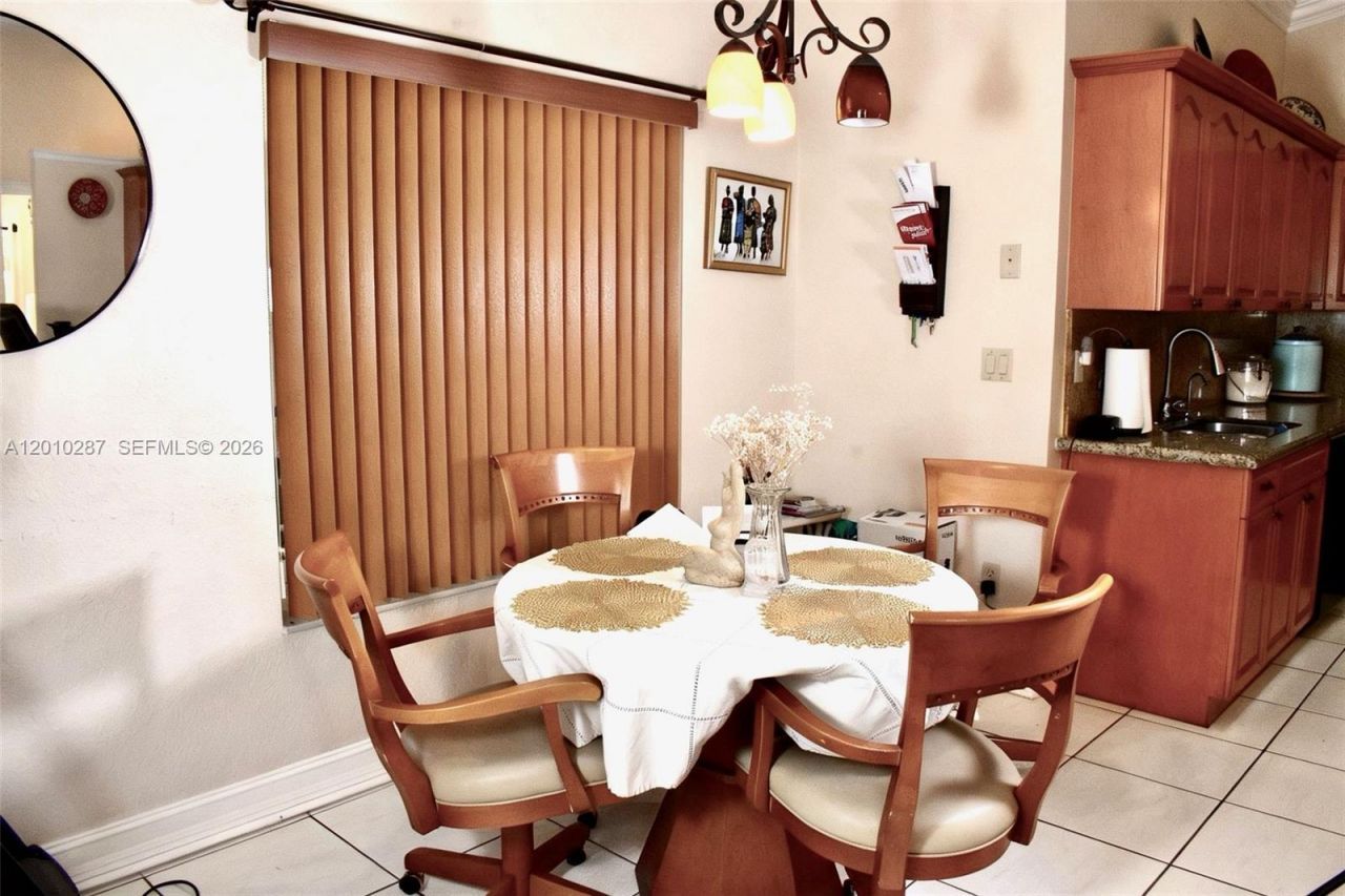 1231 SW 102nd Ave, Pembroke Pines, FL 33025 Photo