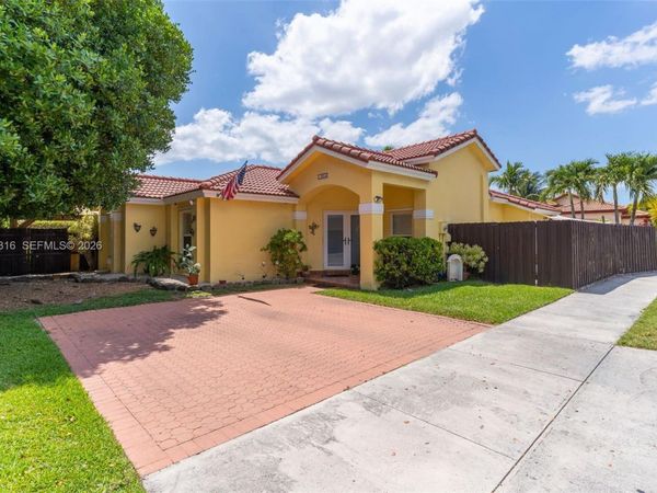 12304 NW 8th Ter, Miami, FL 33182