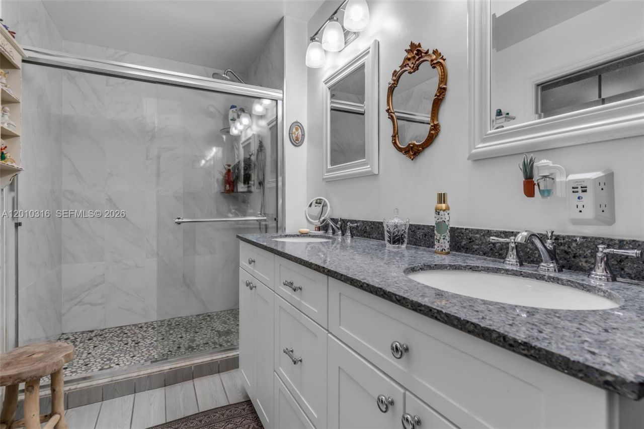 12304 NW 8th Ter, Miami, FL 33182 Photo