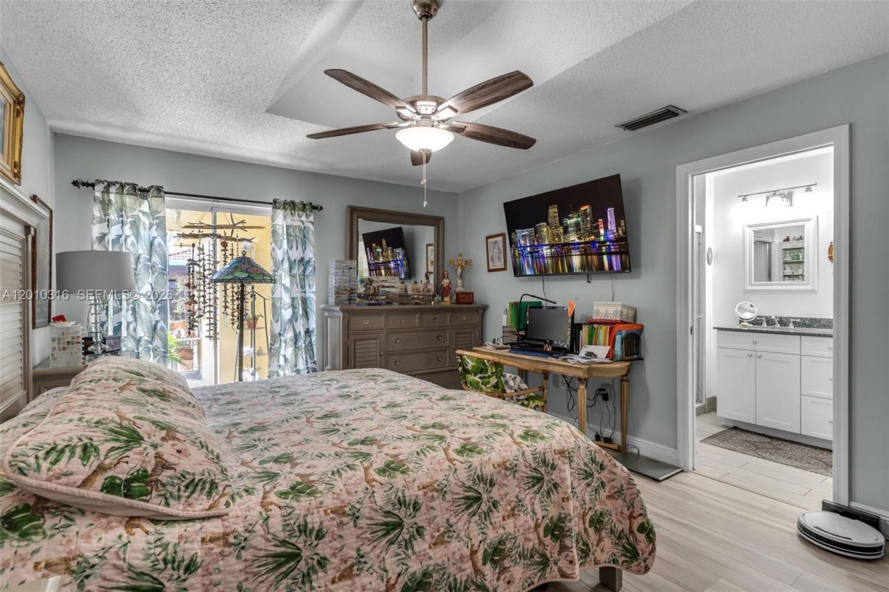 12304 NW 8th Ter, Miami, FL 33182 Photo
