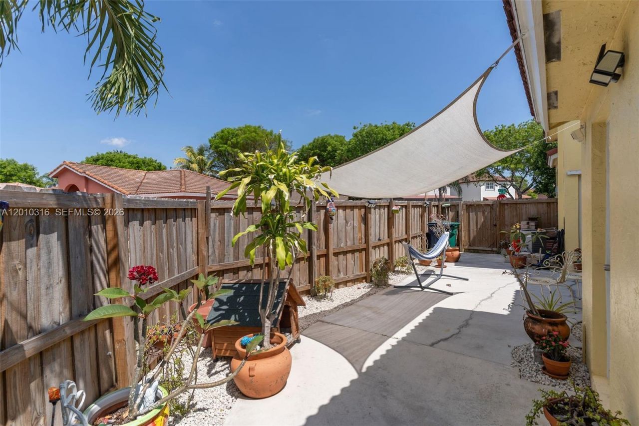 12304 NW 8th Ter, Miami, FL 33182 Photo