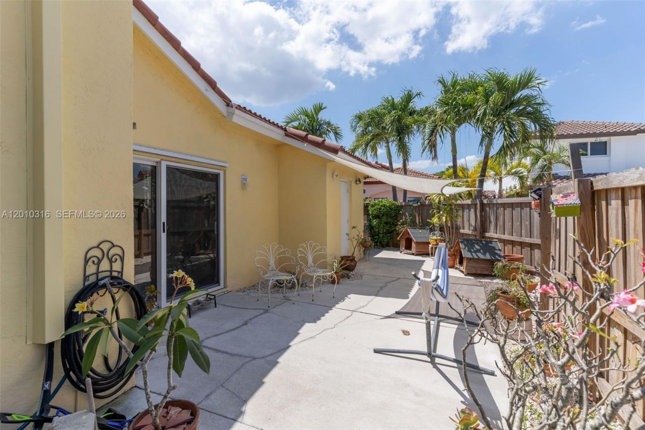 12304 NW 8th Ter, Miami, FL 33182 Photo