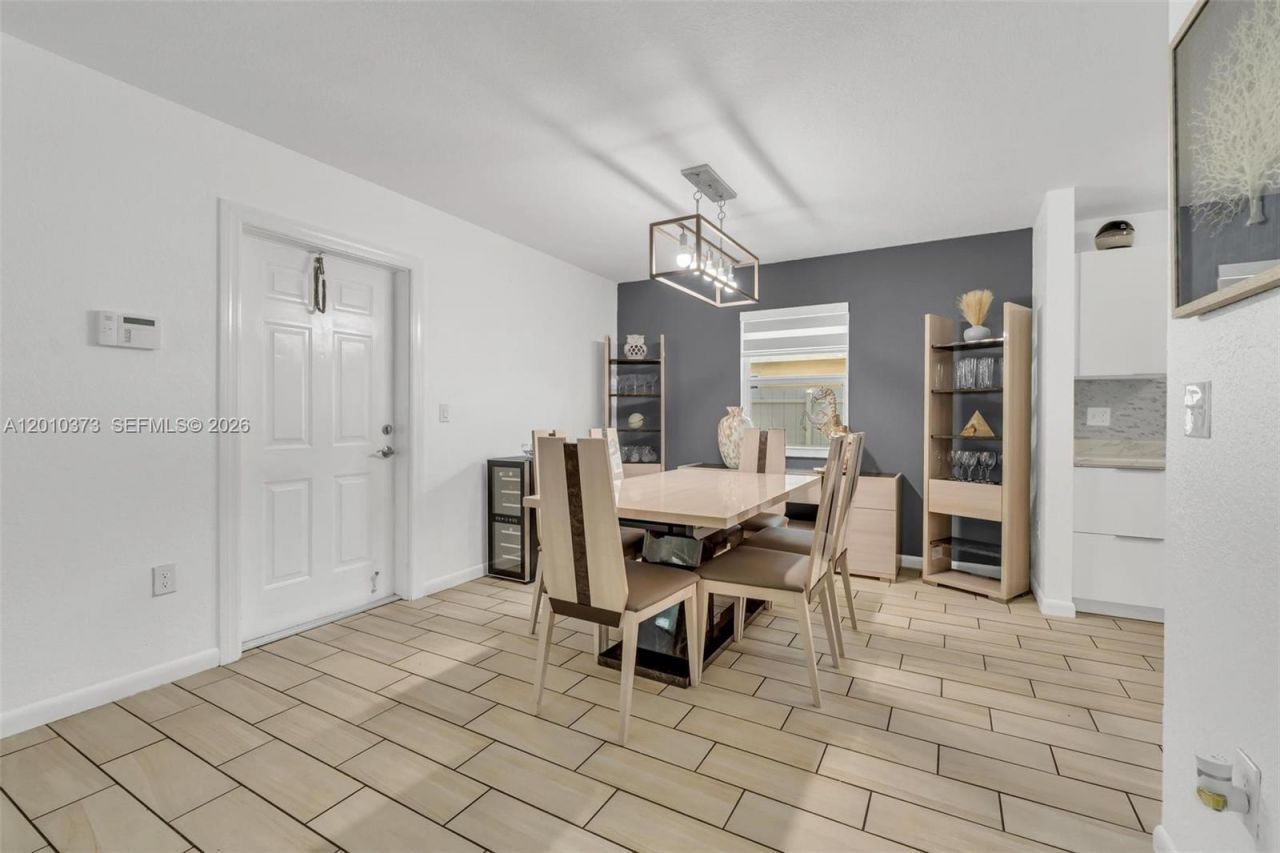 2762 NW 9th Ct, Fort Lauderdale, FL 33311 Photo
