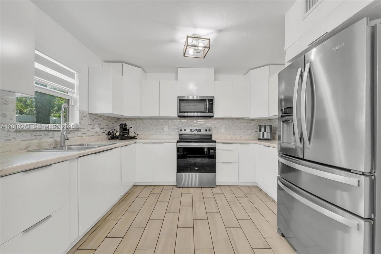 2762 NW 9th Ct, Fort Lauderdale, FL 33311 Photo