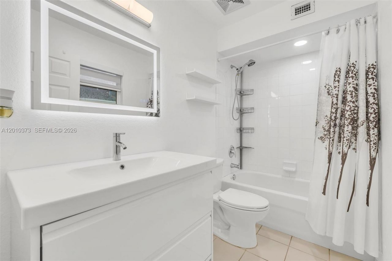 2762 NW 9th Ct, Fort Lauderdale, FL 33311 Photo