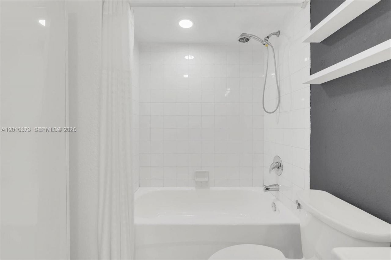 2762 NW 9th Ct, Fort Lauderdale, FL 33311 Photo