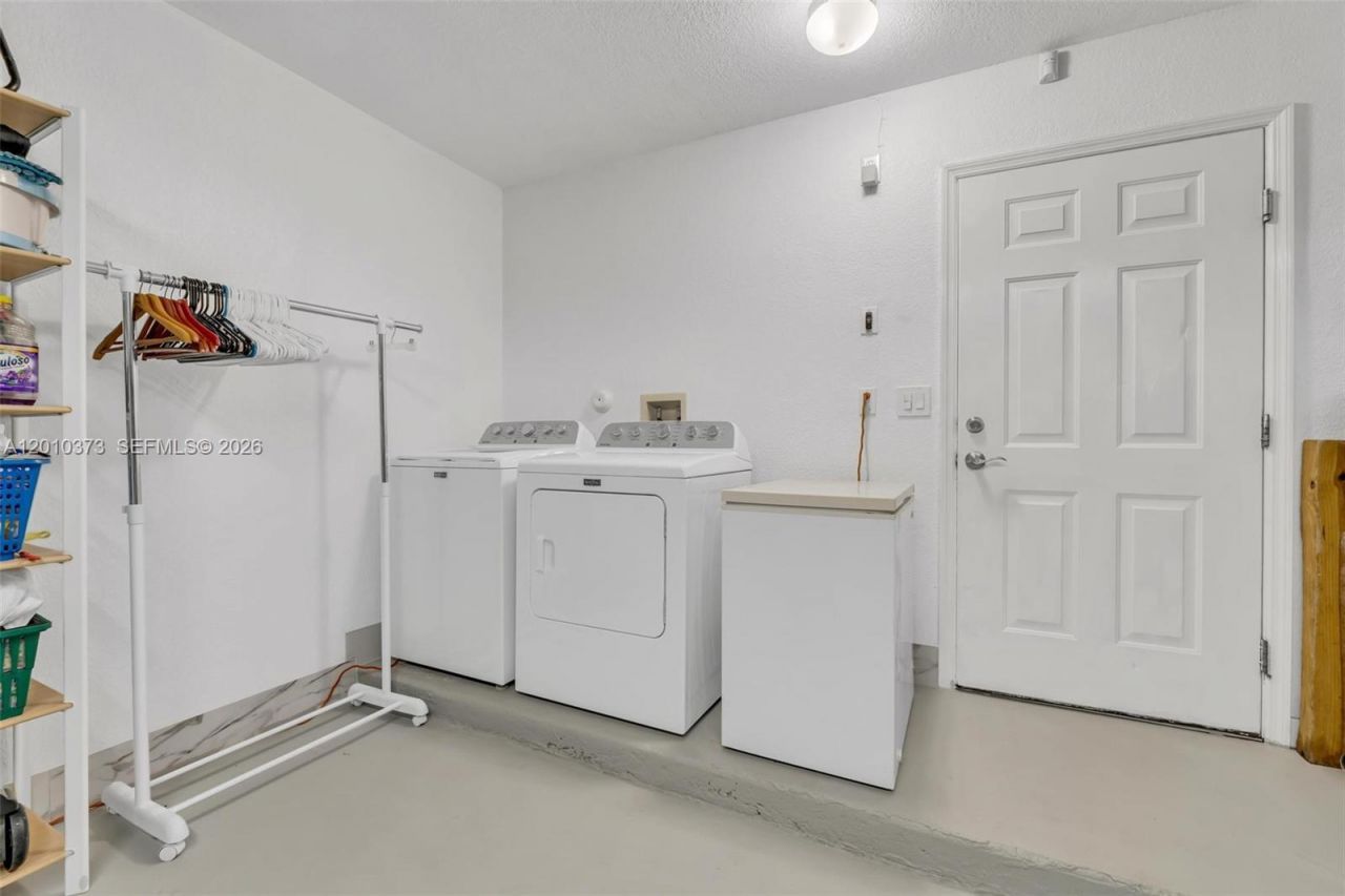 2762 NW 9th Ct, Fort Lauderdale, FL 33311 Photo