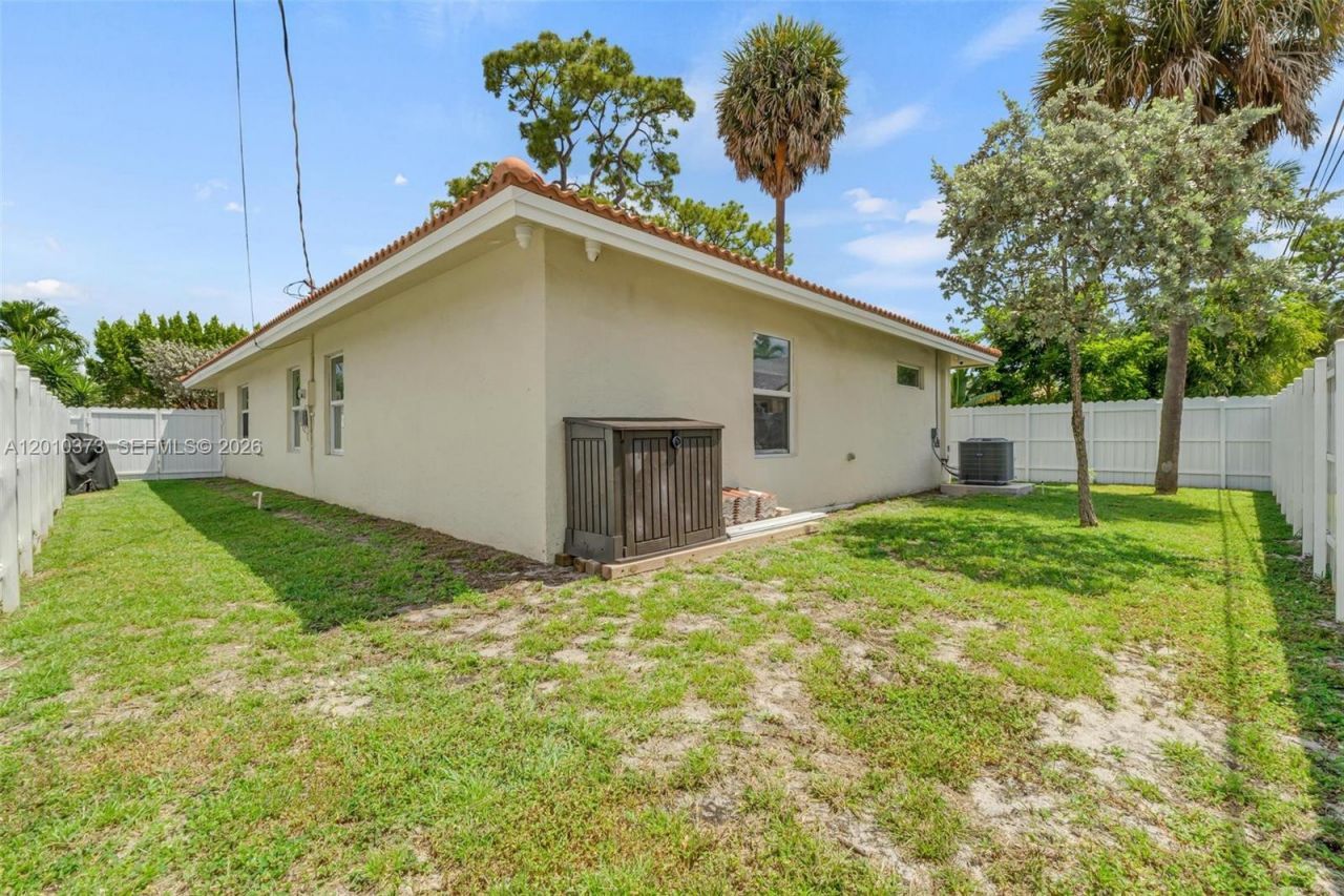 2762 NW 9th Ct, Fort Lauderdale, FL 33311 Photo