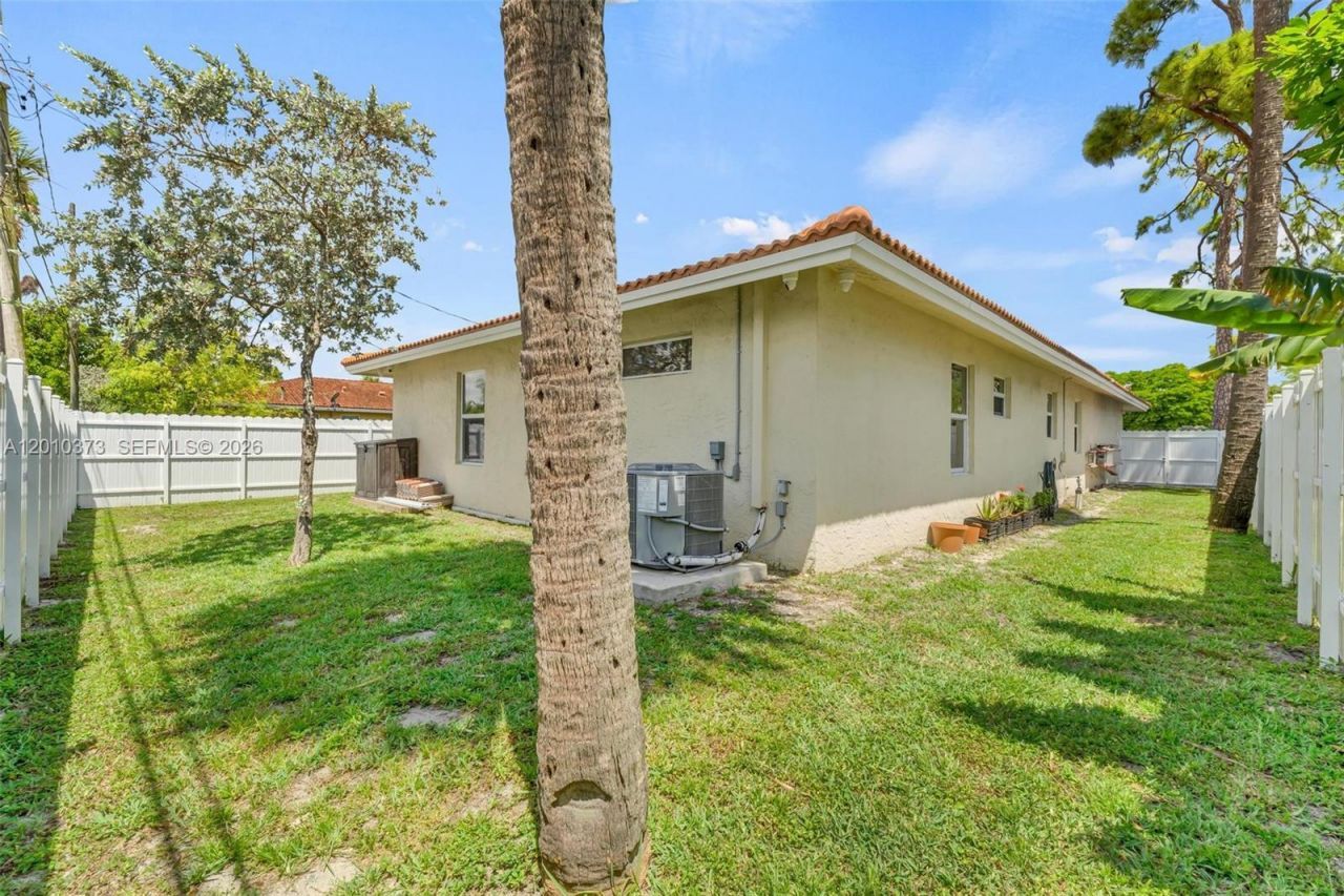 2762 NW 9th Ct, Fort Lauderdale, FL 33311 Photo
