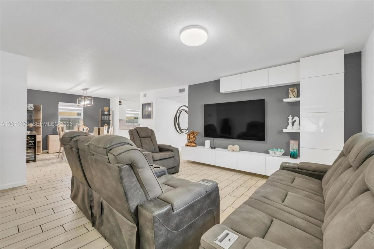 2762 NW 9th Ct, Fort Lauderdale, FL 33311 Photo