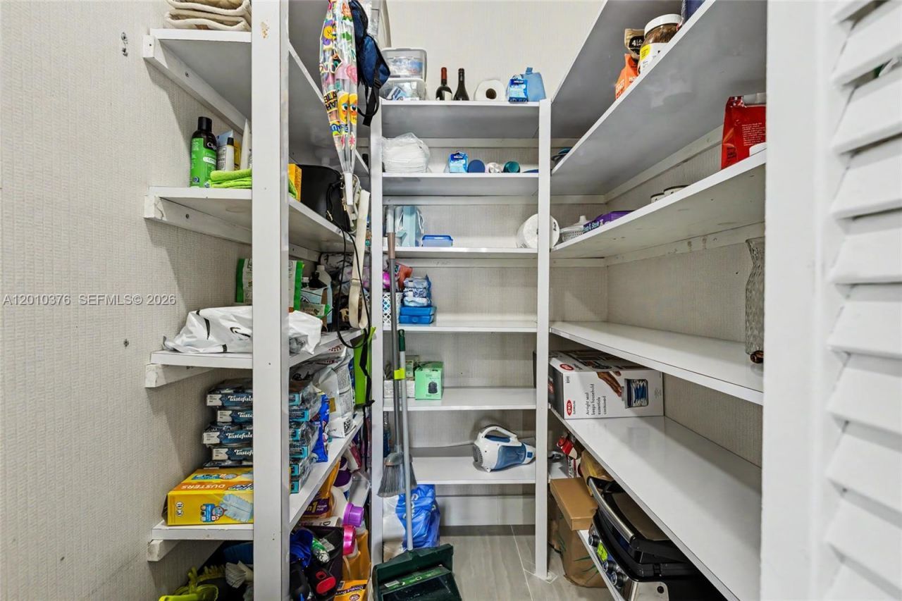 3800 Hillcrest Dr , Unit 1211, Hollywood, FL 33021 Photo