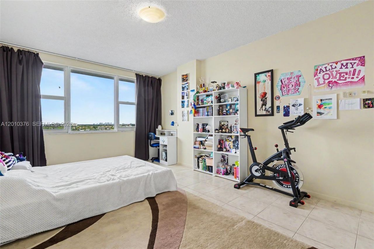 3800 Hillcrest Dr , Unit 1211, Hollywood, FL 33021 Photo