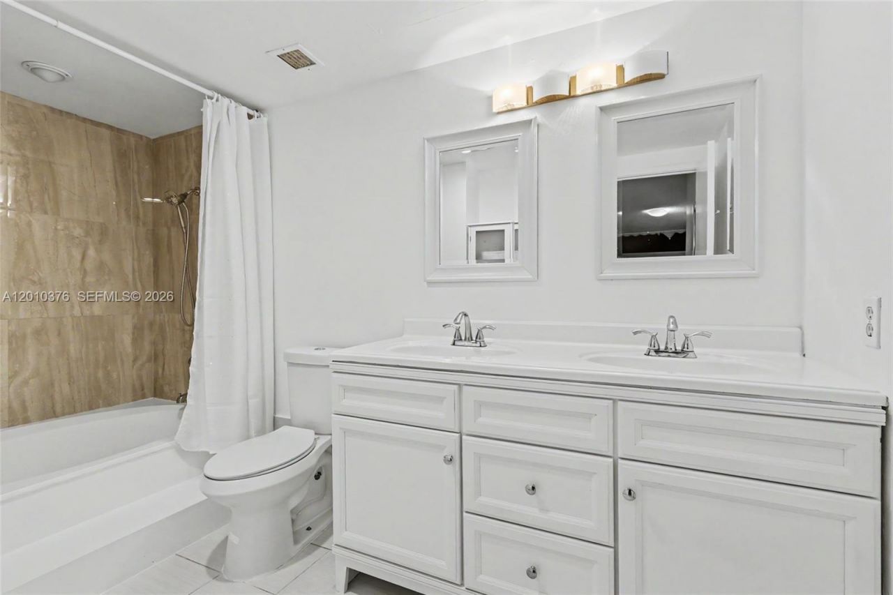 3800 Hillcrest Dr , Unit 1211, Hollywood, FL 33021 Photo