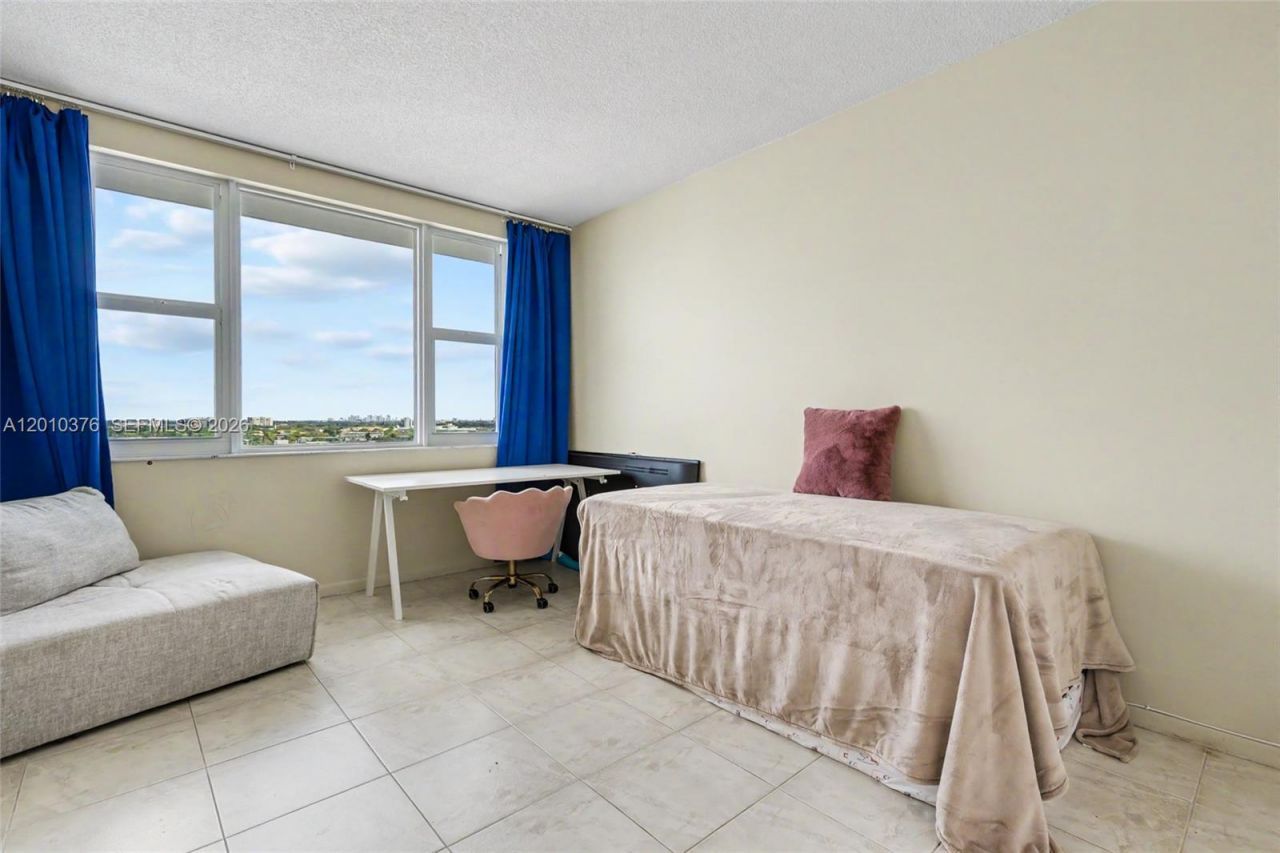 3800 Hillcrest Dr , Unit 1211, Hollywood, FL 33021 Photo