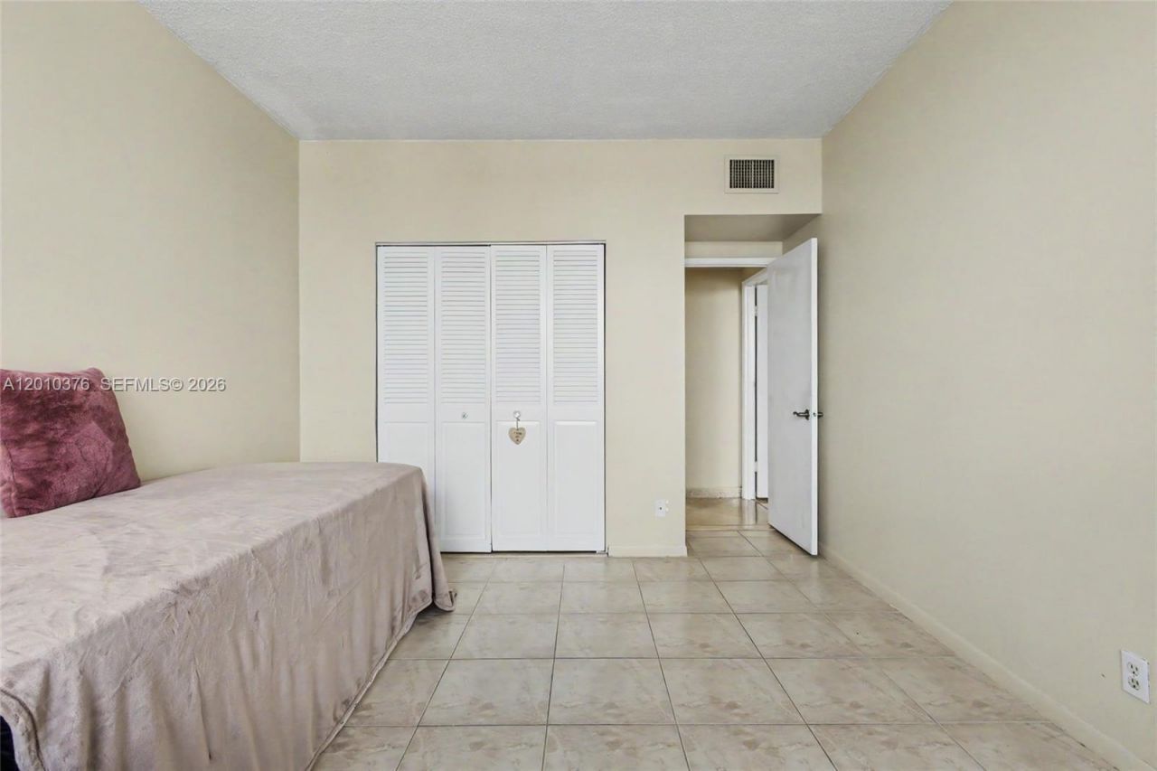3800 Hillcrest Dr , Unit 1211, Hollywood, FL 33021 Photo