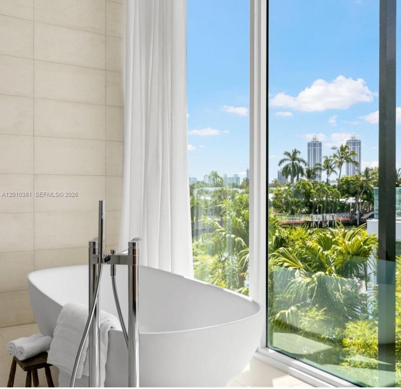 1081 W 48th St, Unit N01, Miami Beach, FL 33140 Photo