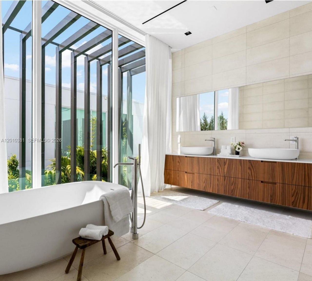 1081 W 48th St, Unit N01, Miami Beach, FL 33140 Photo