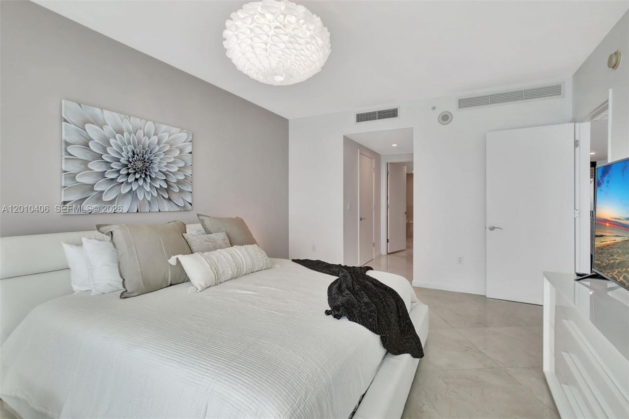 17001 Collins Ave, Unit 3702, Sunny Isles Beach, FL 33160 Photo