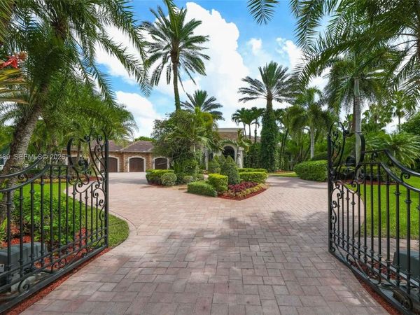 16740 Berkshire Ct, Southwest Ranches, FL 33331