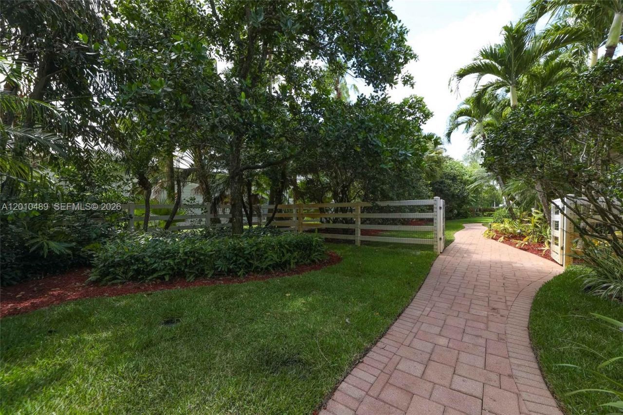 16740 Berkshire Ct, Southwest Ranches, FL 33331 Photo