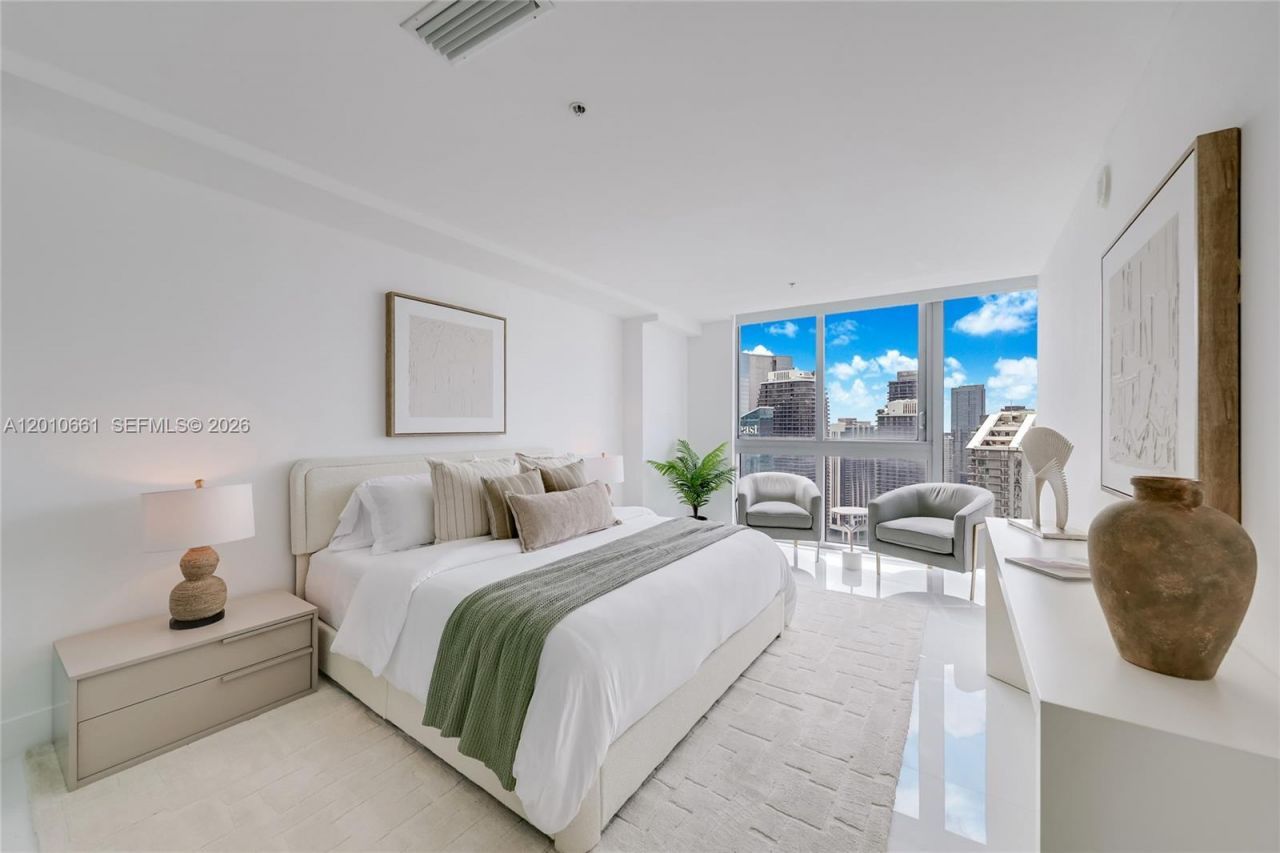 92 SW 3rd St , Unit 5202, Miami, FL 33130 Photo