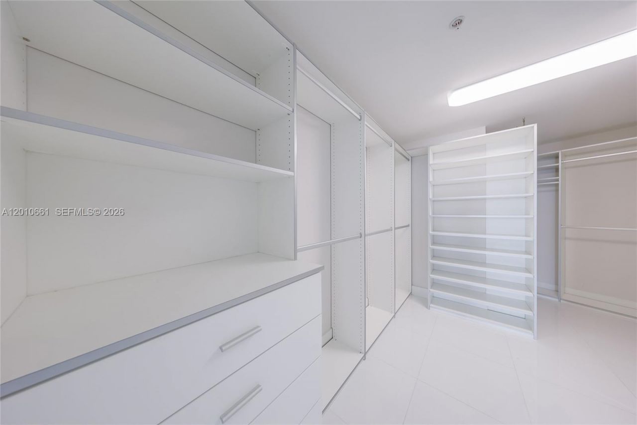 92 SW 3rd St , Unit 5202, Miami, FL 33130 Photo