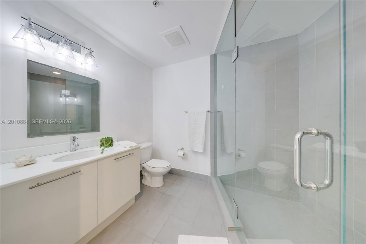 92 SW 3rd St , Unit 5202, Miami, FL 33130 Photo