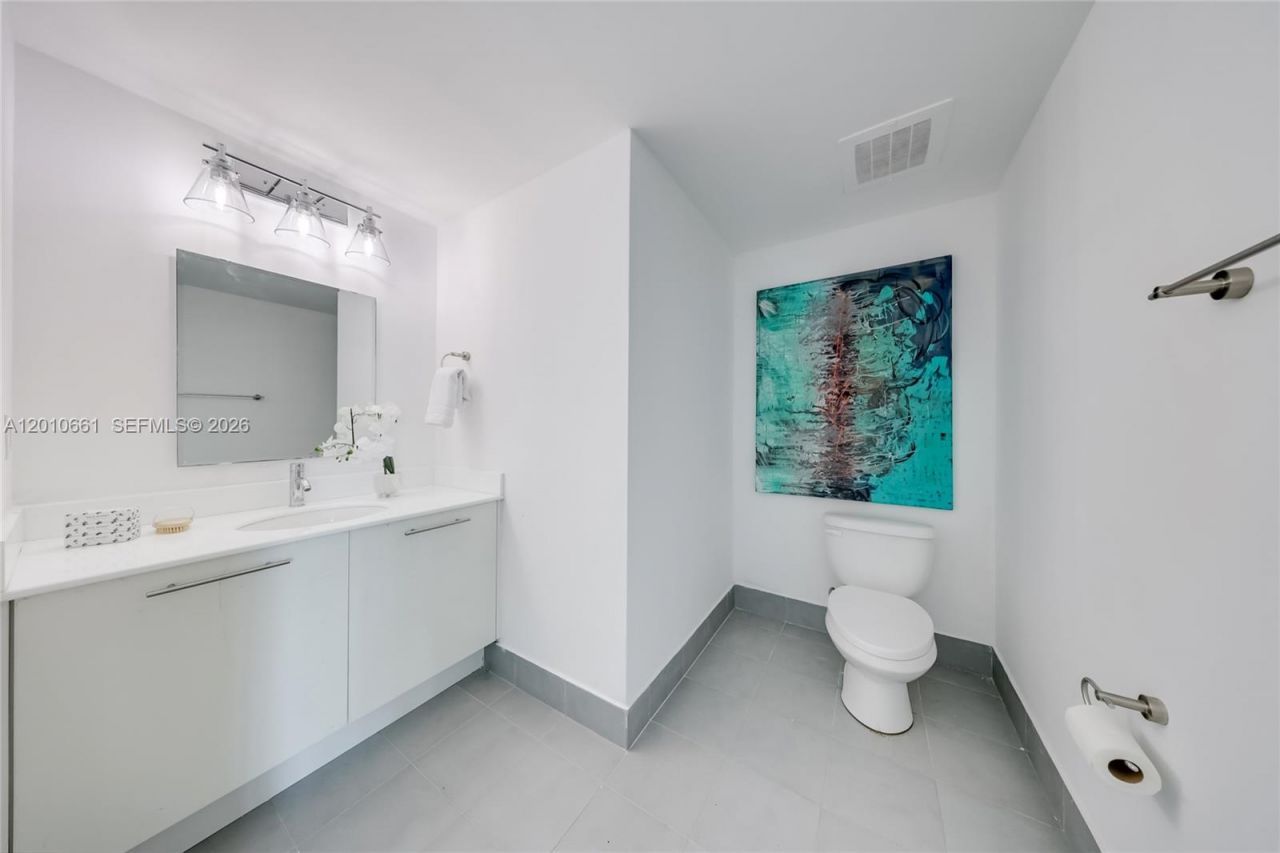 92 SW 3rd St , Unit 5202, Miami, FL 33130 Photo