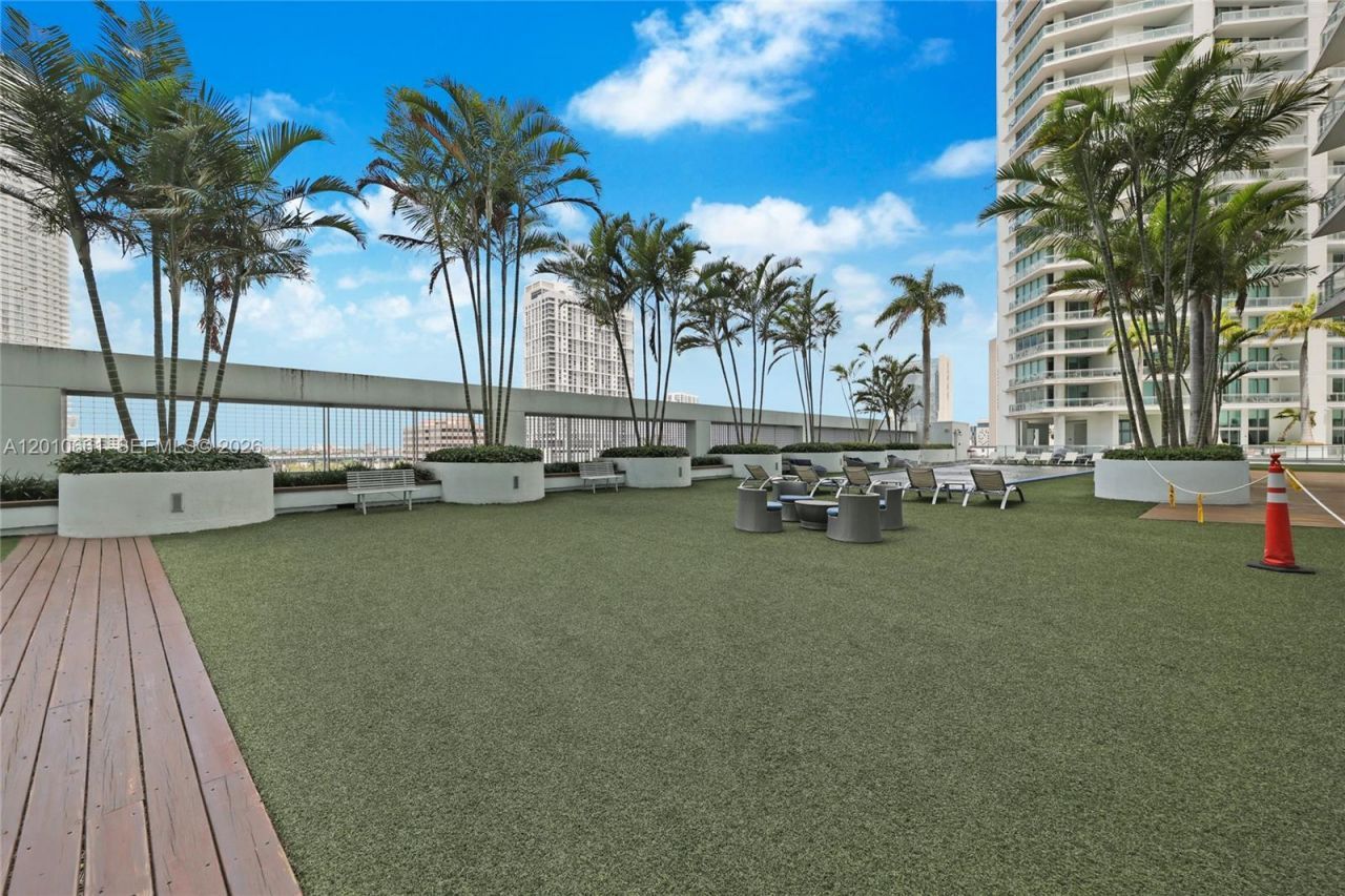 92 SW 3rd St , Unit 5202, Miami, FL 33130 Photo