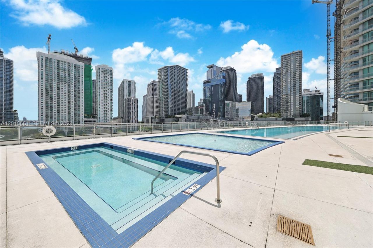92 SW 3rd St , Unit 5202, Miami, FL 33130 Photo