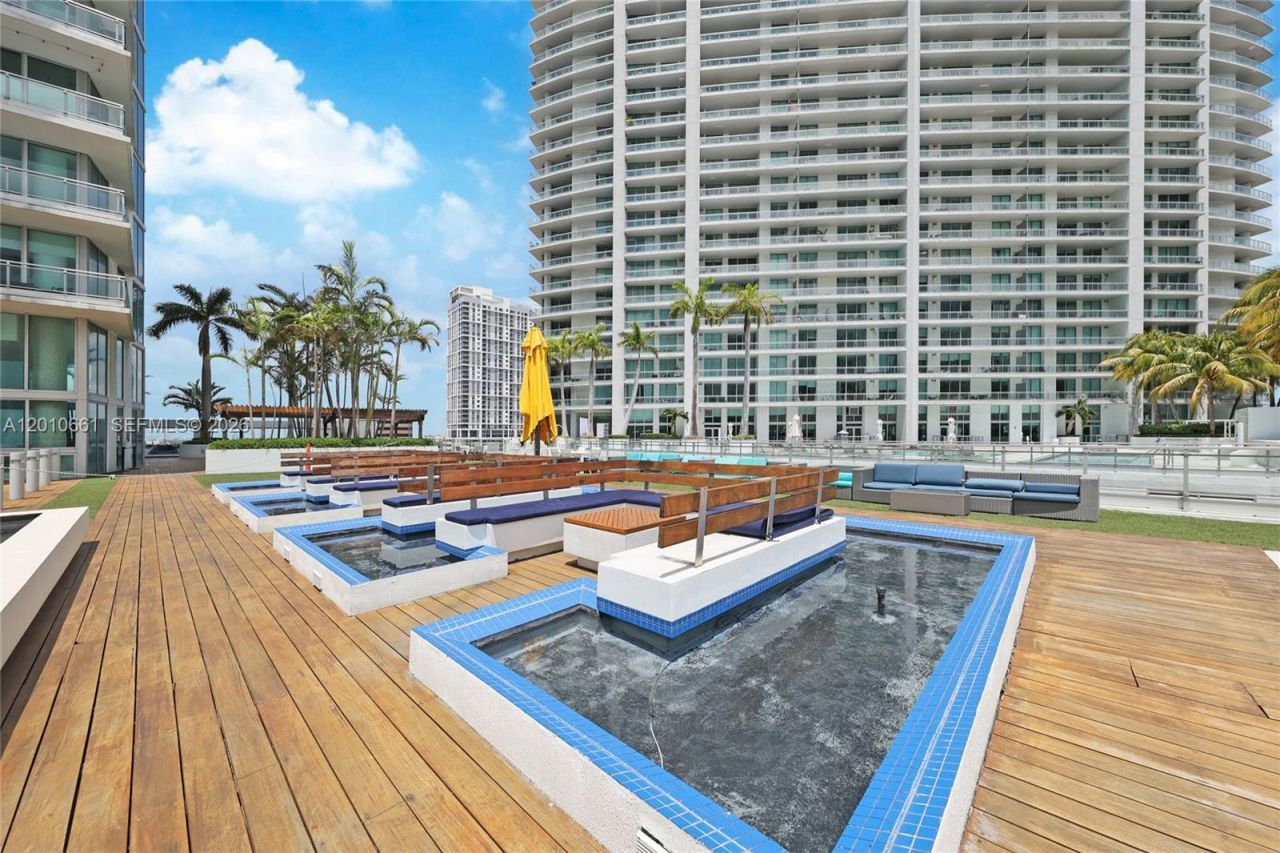 92 SW 3rd St , Unit 5202, Miami, FL 33130 Photo