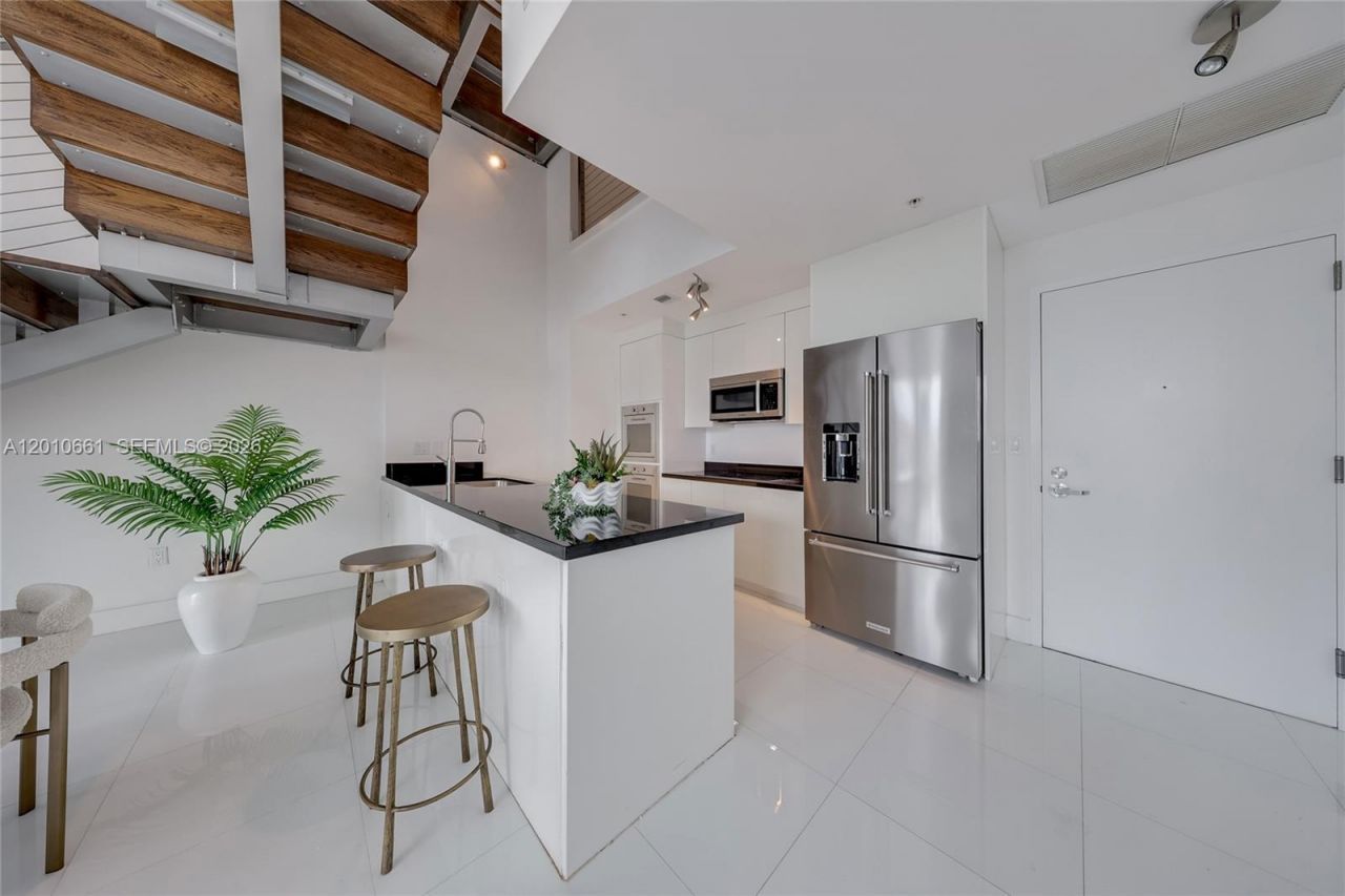 92 SW 3rd St , Unit 5202, Miami, FL 33130 Photo
